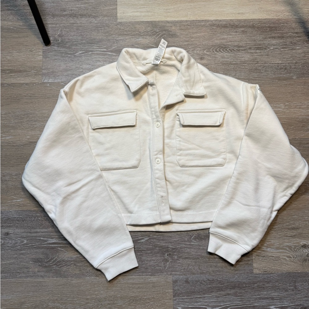 Alo Yoga Renown Cropped Button Up Jacket - Ivory